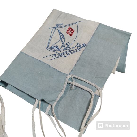 Vintage Card Table Tablecloth Corner Ties Embroidered Sailboats White Blue - Picture 3 of 5